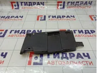Пыльник заднего бампера левый Toyota RAV4 (XA40) 58724-42010