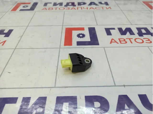 Датчик AIR BAG Toyota RAV4 (XA40) 89831-33050