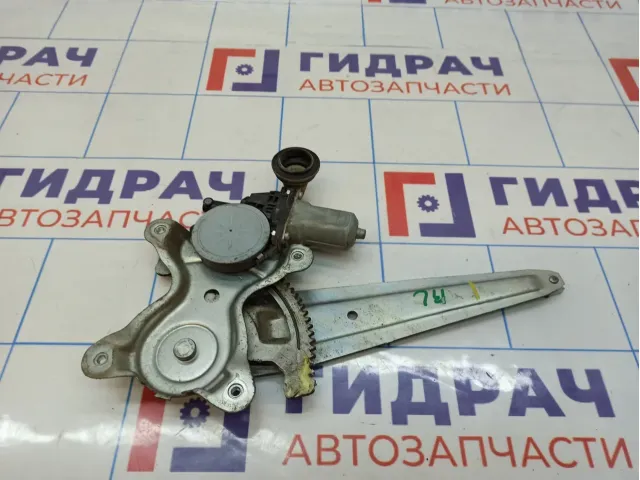 Стеклоподъемник электрический задний левый Toyota RAV4 (XA30) 69804-42040