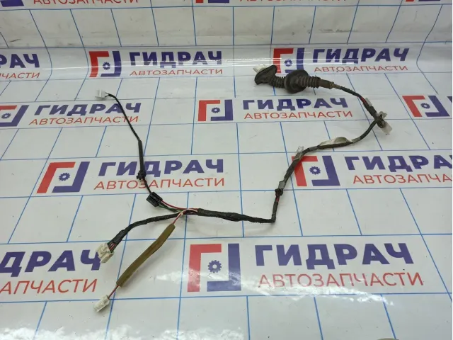 Проводка двери задней левой Toyota RAV4 (XA30) 82153-42100