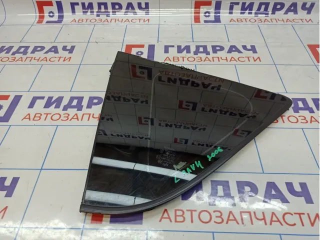 Стекло кузовное глухое левое Toyota RAV4 (XA30) 62720-42300