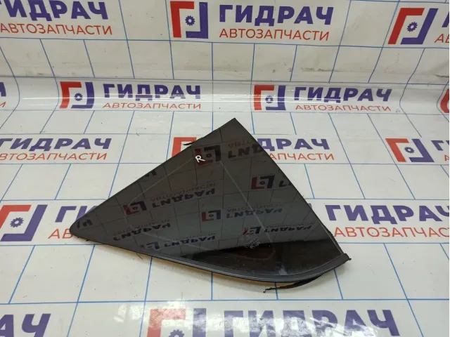 Стекло кузовное глухое правое Toyota RAV4 (XA30) 62710-42270