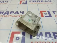 Кронштейн усилителя заднего бампера левый Toyota RAV4 (XA30) 58324-42010