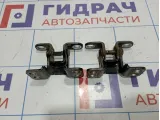 Петли двери багажника Toyota RAV4 (XA30) 68801-42050