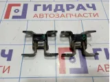 Петли двери багажника Toyota RAV4 (XA30) 68801-42050