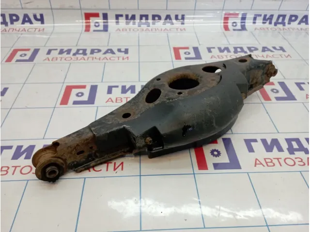 Рычаг задний поперечный правый Toyota RAV4 (XA30) 48730-42040
