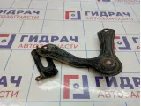 Кронштейн передней балки левый Toyota RAV4 (XA30) 52258-42010