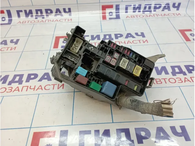 Блок предохранителей Toyota RAV4 (XA30)