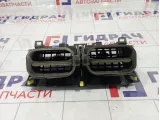 Дефлектор воздушный центральный Toyota RAV4 (XA30) 55670-42050-B0