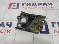 Кронштейн передней балки правый Toyota RAV4 (XA30) 52255-12010