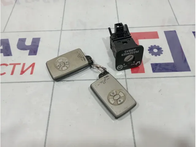 Ключ зажигания Toyota RAV4 (XA30)