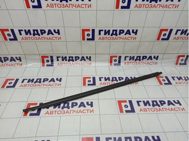 Накладка стекла переднего правого Toyota RAV4 (XA30) 75710-42030