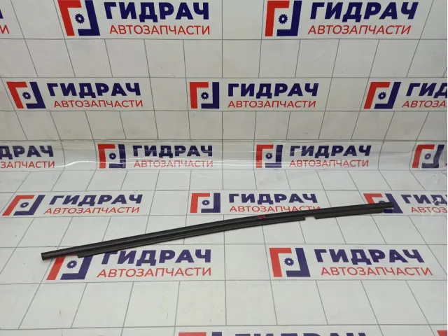 Накладка стекла заднего правого Toyota RAV4 (XA30) 75730-42030