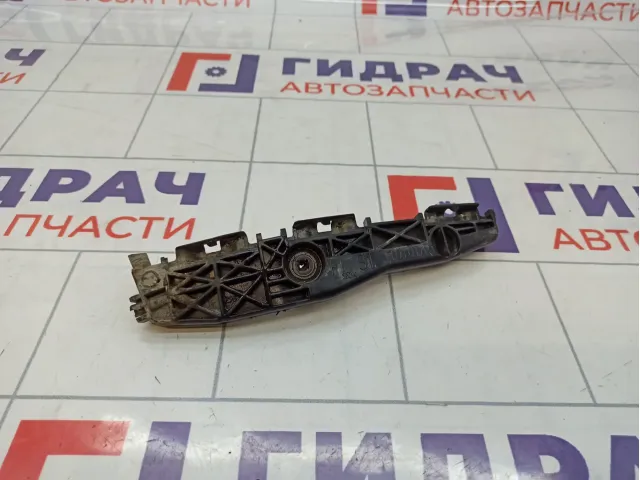 Кронштейн заднего бампера левый Toyota RAV4 (XA30) 52156-42030