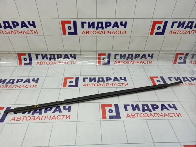 Накладка стекла заднего правого Toyota RAV4 (XA30) 75730-42030