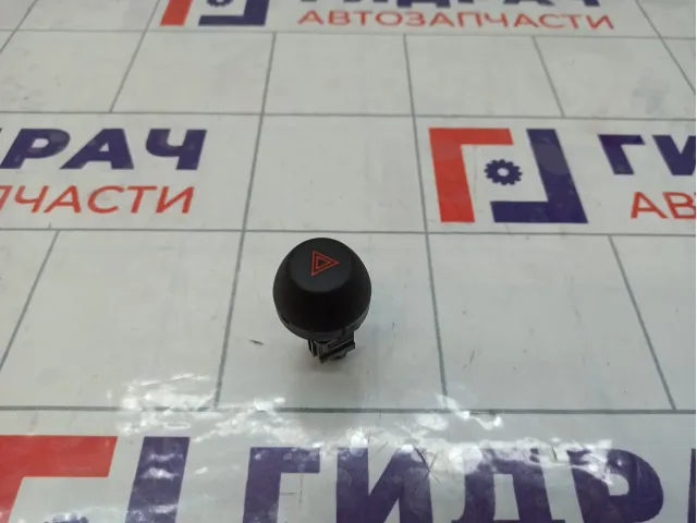 Кнопка аварийной сигнализации Toyota RAV4 (XA30) 84332-42020