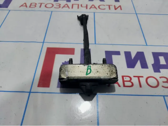 Ограничитель двери задний Toyota Tundra (XK50) 68640-0C041