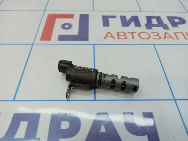 Клапан электромагнитный изменения фаз ГРМ левый Toyota Tundra (XK50) 15330-38010