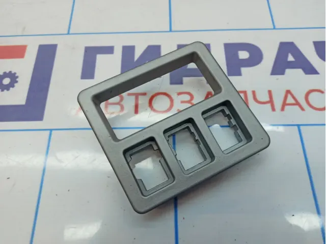Накладка декоративная Toyota Tundra (XK50) 58831-0C031