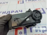 Дефлектор воздушный правый Toyota Tundra (XK50) 55680-0C030