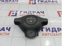 Подушка безопасности в рулевое колесо Toyota Vitz (XP10) 4513052140B0