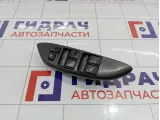 Блок управления стеклоподъемниками Toyota Vitz (XP10) 8482052010