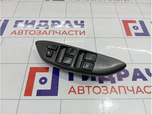 Блок управления стеклоподъемниками Toyota Vitz (XP10) 8482052010