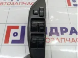Блок управления стеклоподъемниками Toyota Vitz (XP10) 8482052010