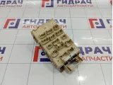 Блок предохранителей Toyota Vitz (XP10) 8273252010