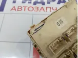 Блок предохранителей Toyota Vitz (XP10) 8273252010