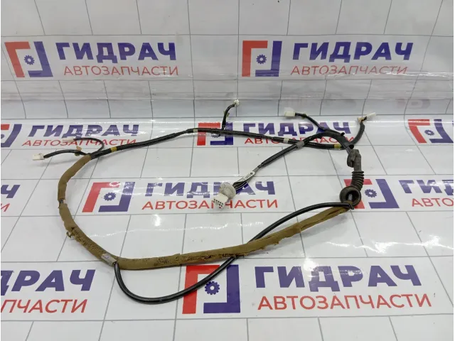 Проводка крышки (двери) багажника Toyota Vitz (XP10) 8218552170
