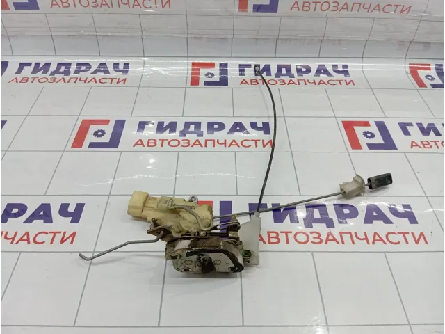 Замок двери передний левый Toyota Vitz (XP10) 6932052170