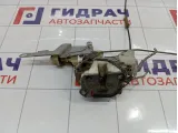 Замок двери передний правый Toyota Vitz (XP10) 6931052240