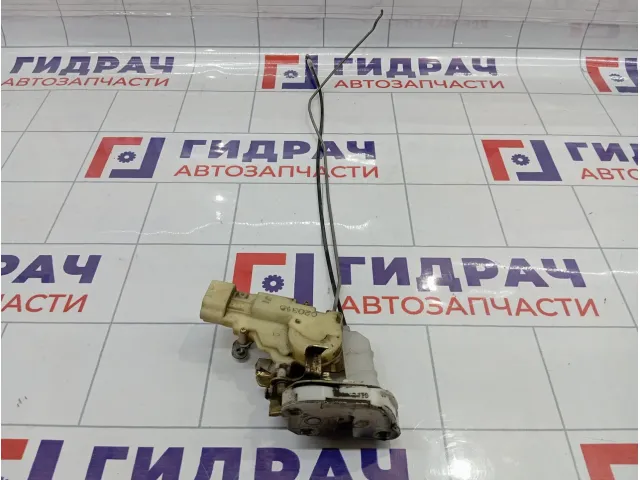 Замок двери задний левый Toyota Vitz (XP10) 6934052160