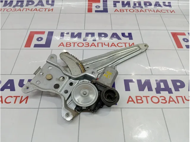 Стеклоподъемник задний правый Toyota Vitz (XP10) 6980352010