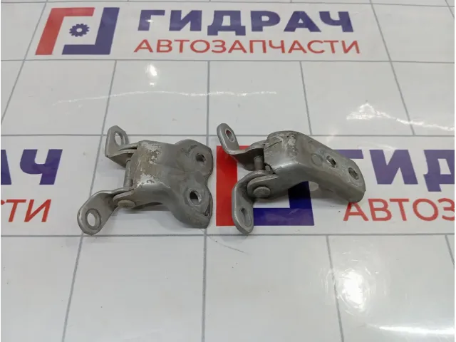 Петли двери передней левой Toyota Vitz (XP10)