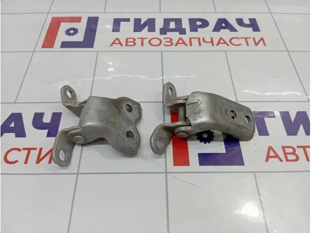 Петли двери передней правой Toyota Vitz (XP10)