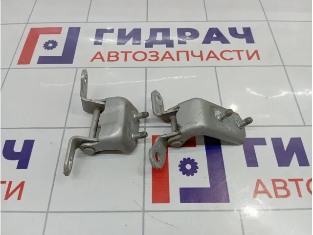 Петли двери задней левой Toyota Vitz (XP10)