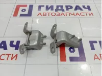 Петли двери задней правой Toyota Vitz (XP10)