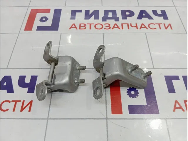 Петли двери задней правой Toyota Vitz (XP10)
