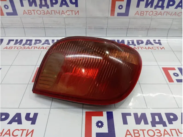 Фонарь задний правый Toyota Vitz (XP10) 8155052280