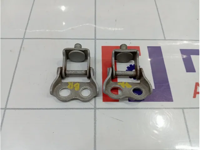 Петли крышки (двери) багажника Toyota Vitz (XP10)