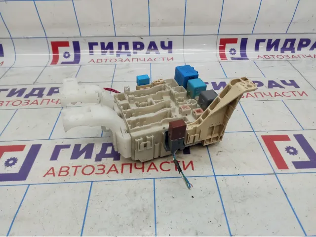 Блок предохранителей Toyota Yaris (XP90) 82730-52700