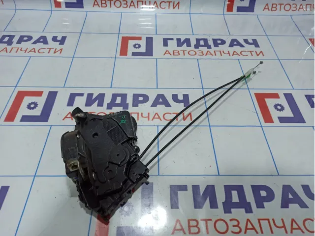 Замок двери передней правой Toyota Yaris (XP90) 69030-0D140