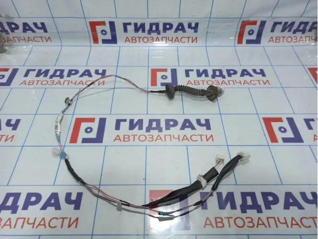 Проводка двери задней Toyota Yaris (XP90) 82153-0D140