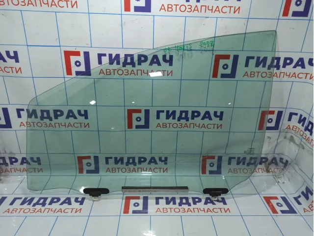 Стекло двери передней левой Toyota Yaris (XP90) 68120-0D071