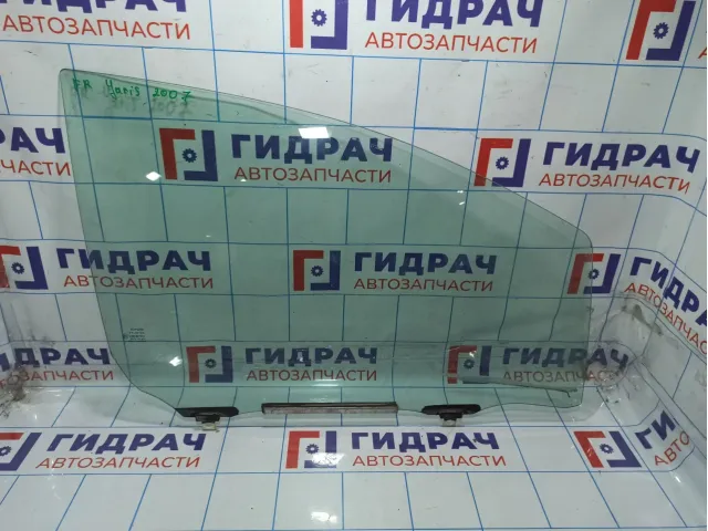 Стекло двери передней првой Toyota Yaris (XP90) 68110-0D071