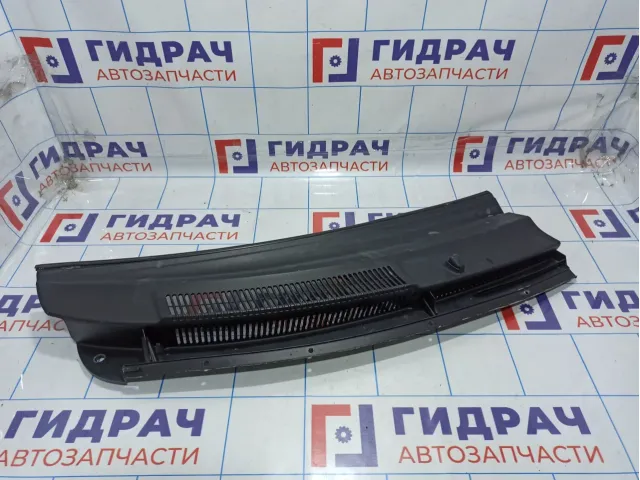 Решетка стеклоочистителя правая часть Toyota Yaris (XP90) 55708-0D030