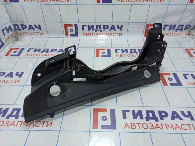 Решетка стеклоочистителя левая часть Toyota Yaris (XP90) 55709-0D020