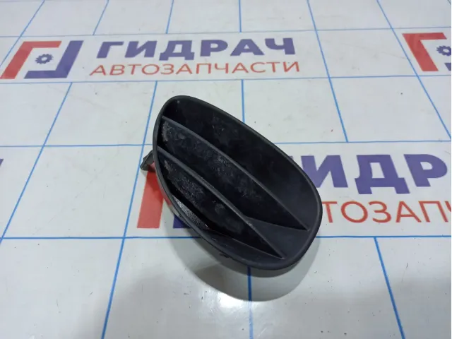 Решетка в бампер правая Toyota Yaris (XP90) 81481-0D020